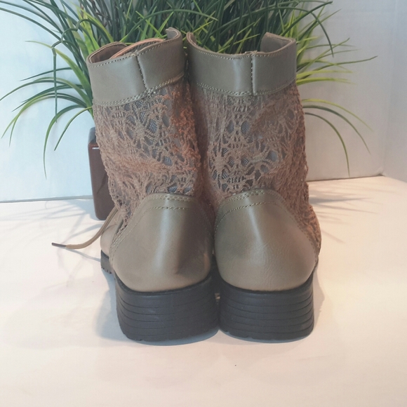 Beauty Max Lace Ankle Boots Size 6.5 - Picture 6 of 8